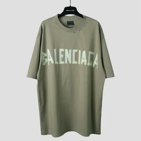 バレンシアガ Tシャツ