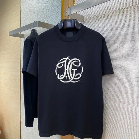 ジバンシィ Tシャツ