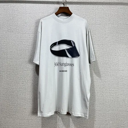 バレンシアガ Tシャツ