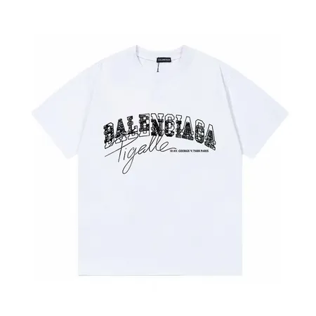 バレンシアガ Tシャツ