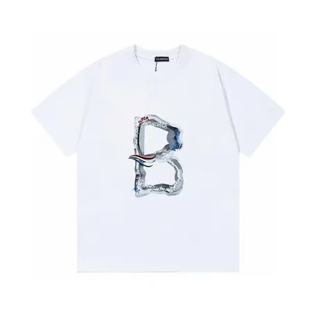 バレンシアガ Tシャツ