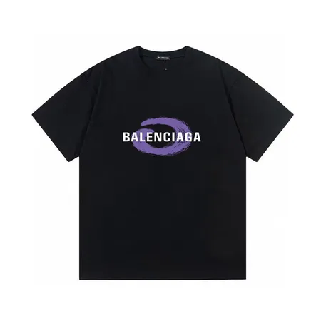 バレンシアガ Tシャツ