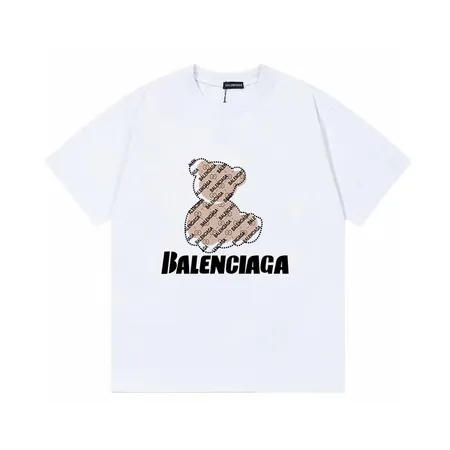 バレンシアガ Tシャツ