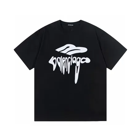 バレンシアガ Tシャツ