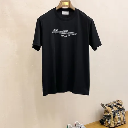フェラガモ Tシャツ