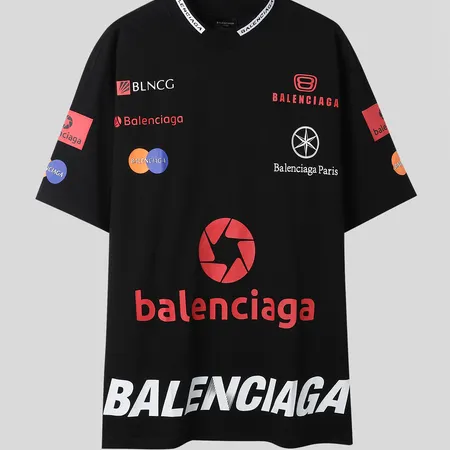 バレンシアガ Tシャツ