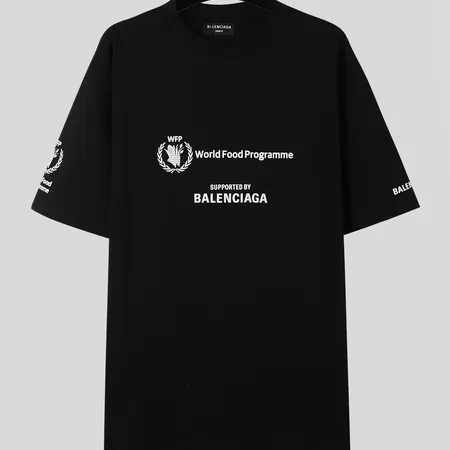 バレンシアガ Tシャツ