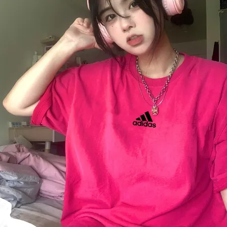 アディダス Tシャツ