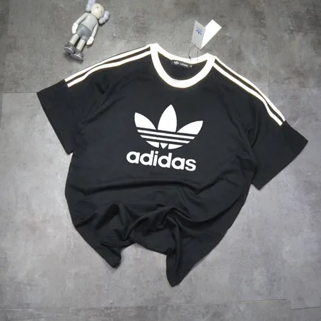 アディダス Tシャツ