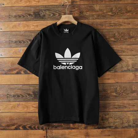 アディダス Tシャツ