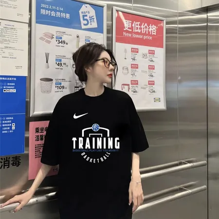 ナイキ Tシャツ