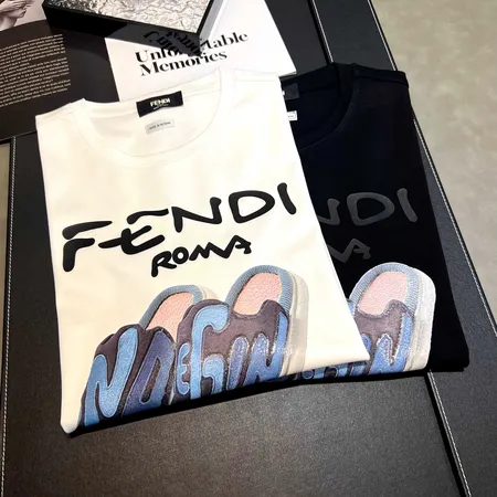 フェンディ Tシャツ
