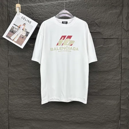 バレンシアガ Tシャツ