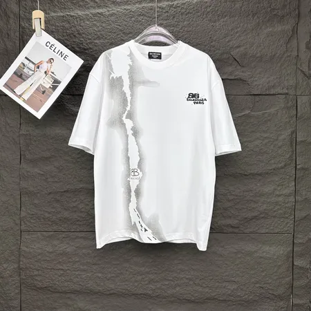 バレンシアガ Tシャツ