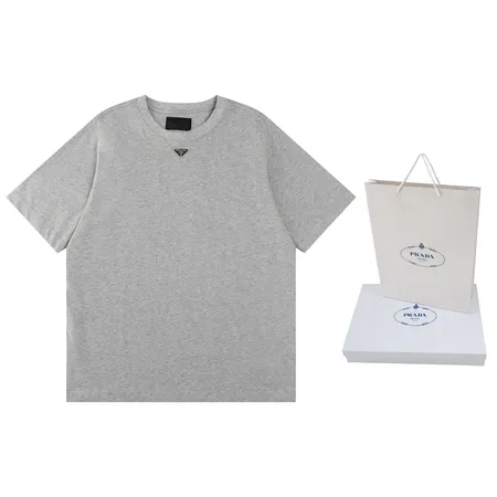 プラダ Tシャツ
