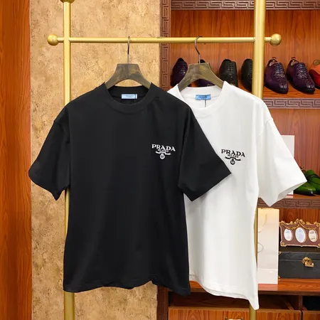 プラダ Tシャツ