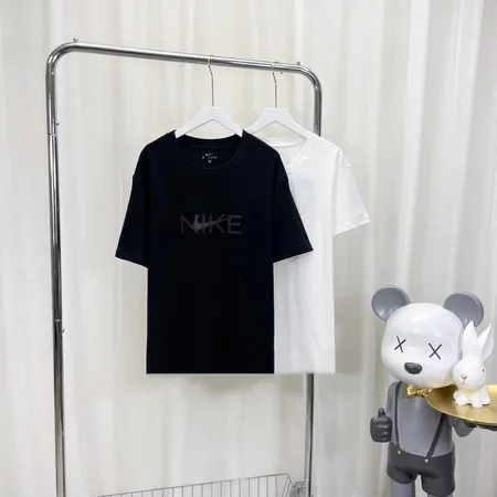 ナイキ Tシャツ