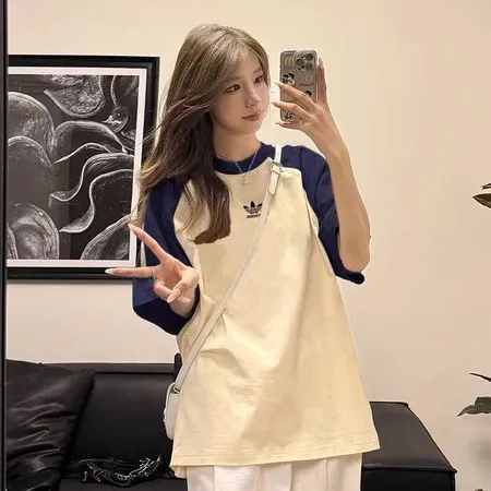 アディダス Tシャツ