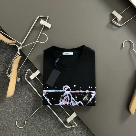 プラダ Tシャツ