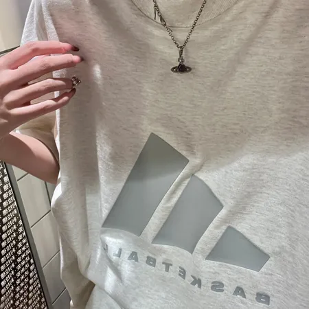 アディダス Tシャツ