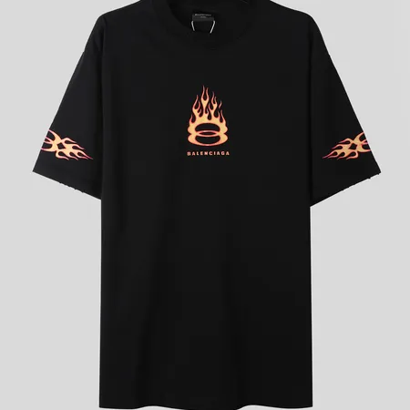 バレンシアガ Tシャツ