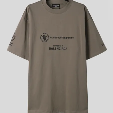 バレンシアガ Tシャツ