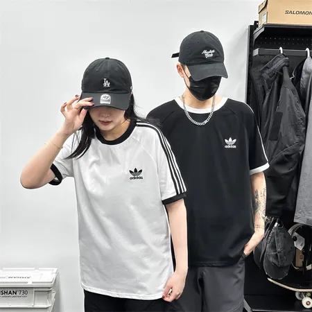 アディダス Tシャツ