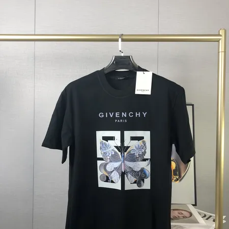 ジバンシィ Tシャツ