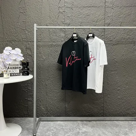 ヴァレンティノ Tシャツ