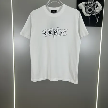 フェンディ Tシャツ