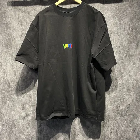 バレンシアガ Tシャツ