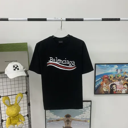 バレンシアガ Tシャツ