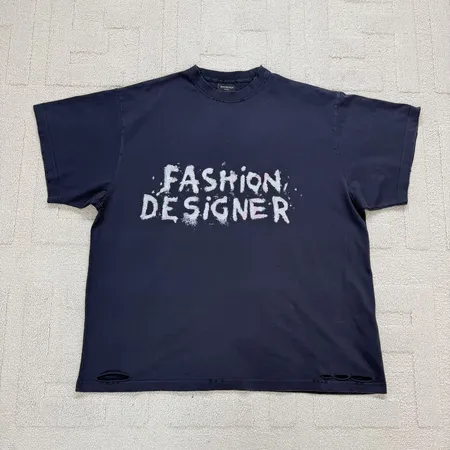 バレンシアガ Tシャツ