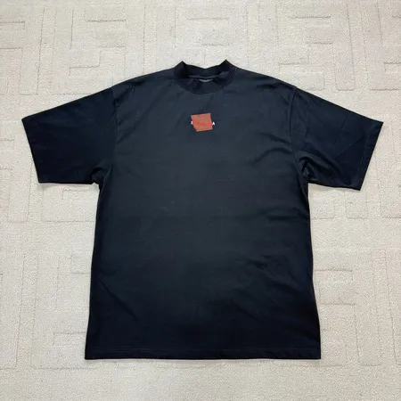 バレンシアガ Tシャツ