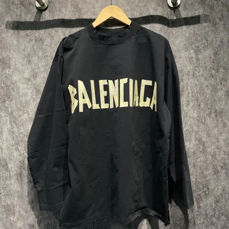 バレンシアガ パーカー