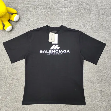 バレンシアガ Tシャツ