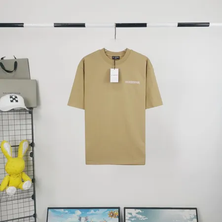 バレンシアガ Tシャツ