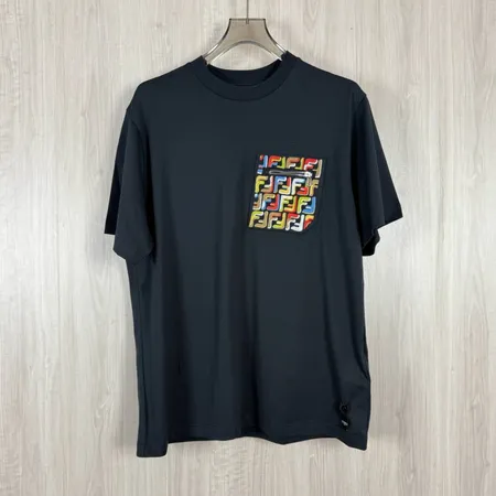 フェンディ Tシャツ