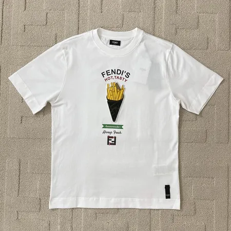 フェンディ Tシャツ