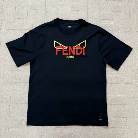 フェンディ Tシャツ