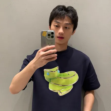 ロエベ Tシャツ