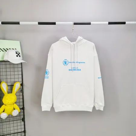 バレンシアガ パーカー