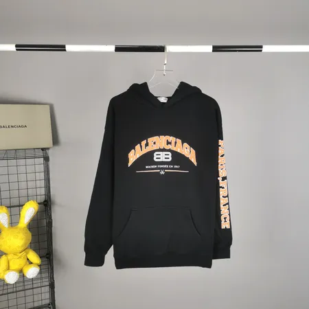 バレンシアガ パーカー