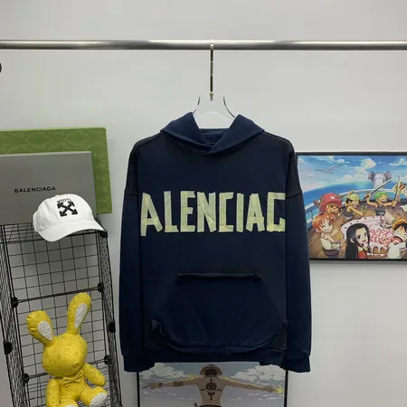 バレンシアガ パーカー