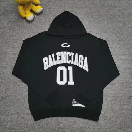 バレンシアガ パーカー