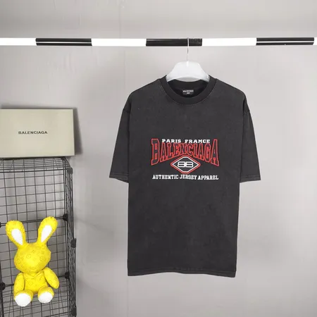 バレンシアガ Tシャツ