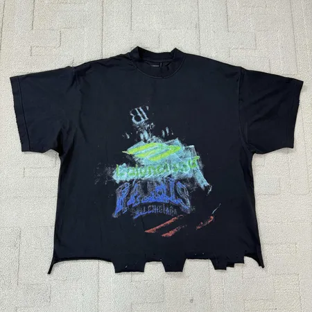 バレンシアガ Tシャツ