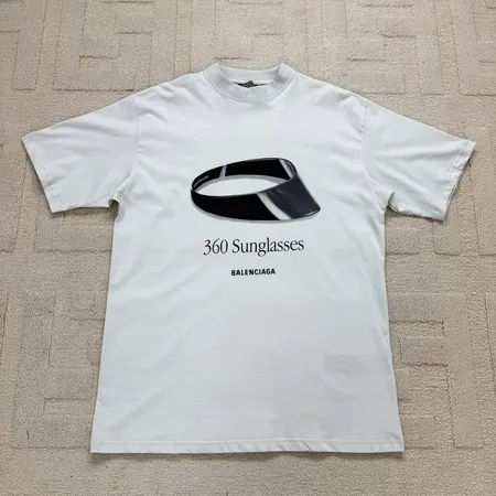 バレンシアガ Tシャツ