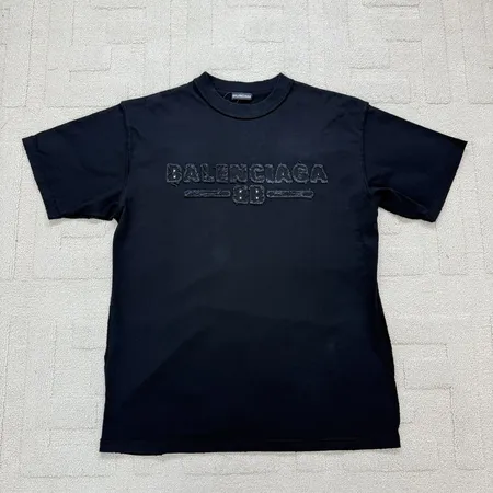 バレンシアガ Tシャツ