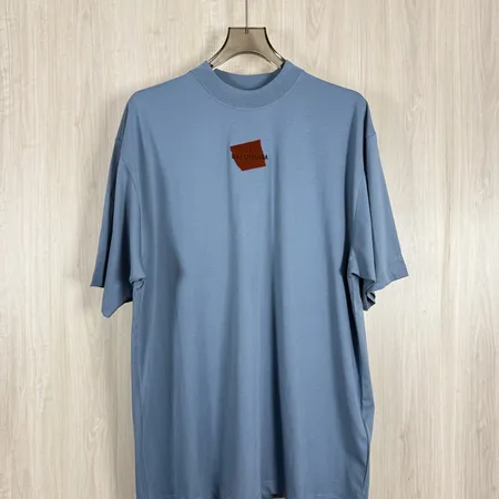 バレンシアガ Tシャツ